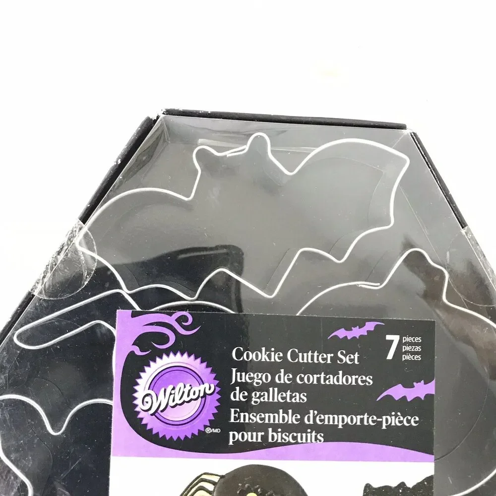 Wilton Coffin Cookie Cutter 7 Set Box NEW Halloween W0925 Pumpkin Cat Bat Ghost